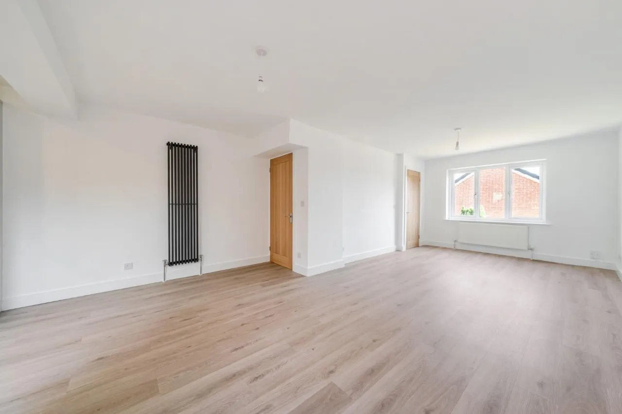 Queens Gardens, Hoyland, S74, photo 4