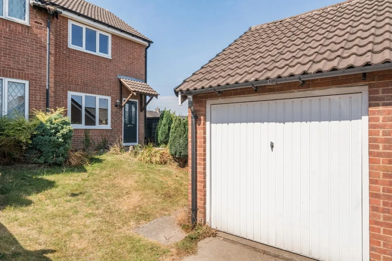 3 bed house for sale, Queens Gardens, Hoyland, S74