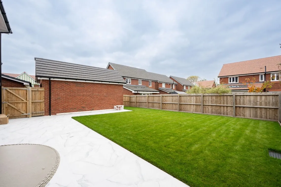 Greystones Drive, Scarisbrick, L40, photo 37