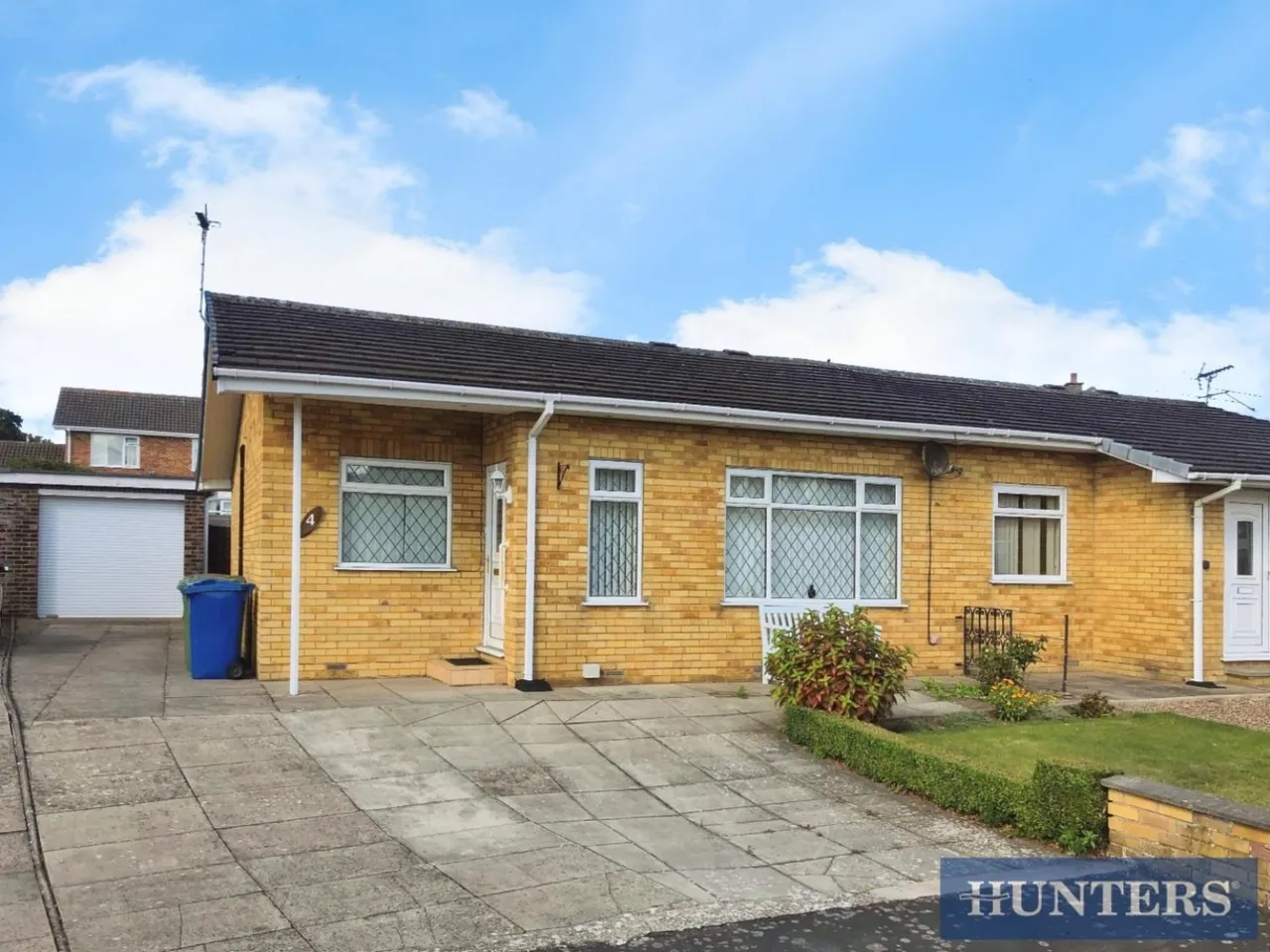 2 bed house for sale — Carroway Close, Bridlington