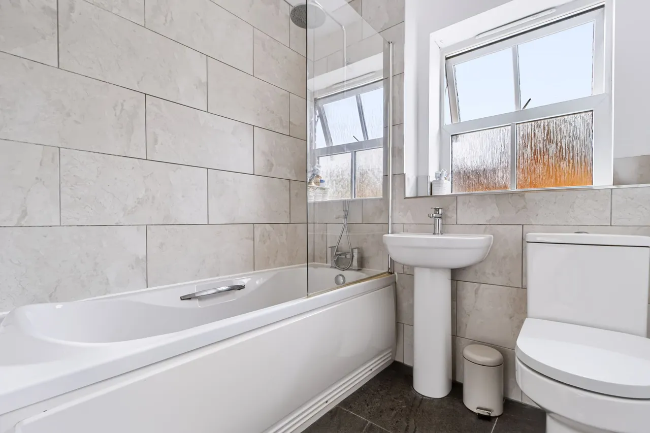 Ashford Drive, Appleton, Warrington, Warrington, WA4 5GG, photo 14