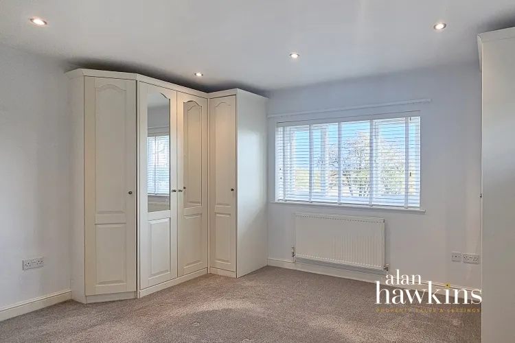Lancaster Square, Lyneham, SN15, photo 20