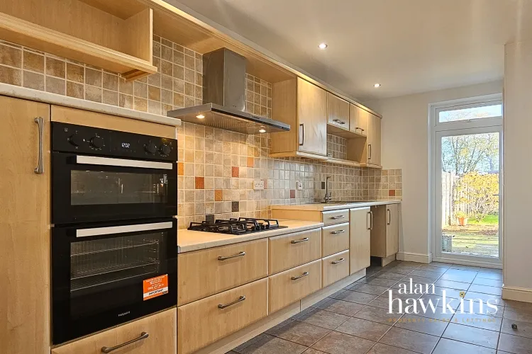 Lancaster Square, Lyneham, SN15, photo 8