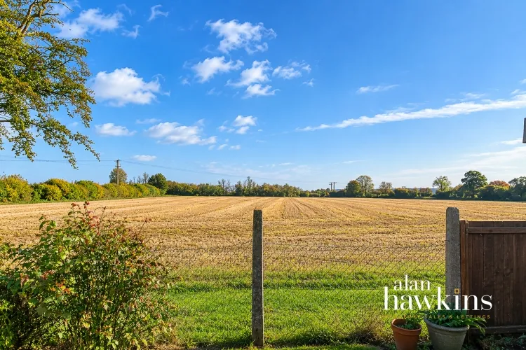 Lancaster Square, Lyneham, SN15, photo 4
