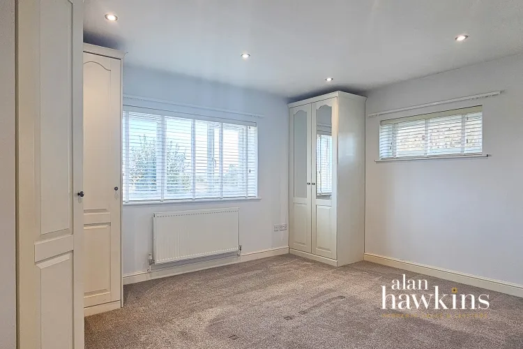 Lancaster Square, Lyneham, SN15, photo 19
