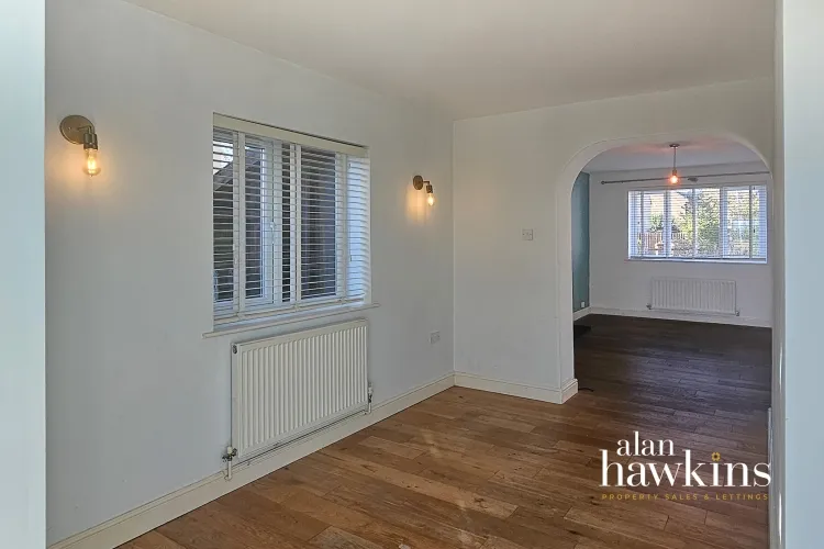 Lancaster Square, Lyneham, SN15, photo 12