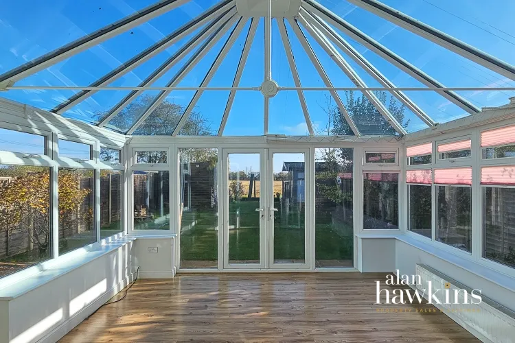 Lancaster Square, Lyneham, SN15, photo 13
