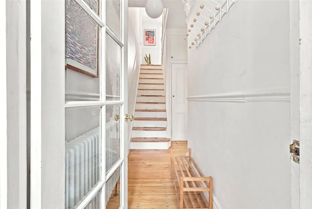Albion Road, London, N16, photo 19