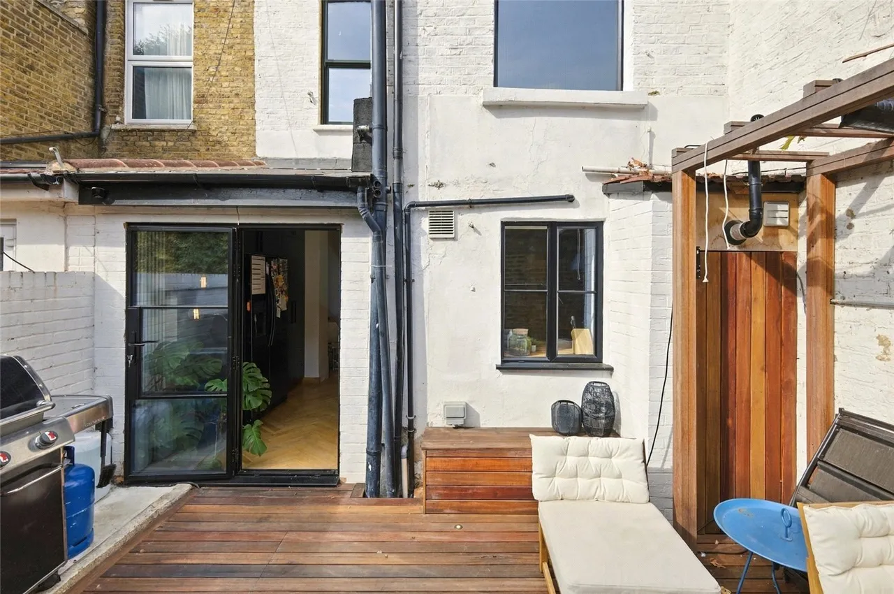 Albion Road, London, N16, photo 18