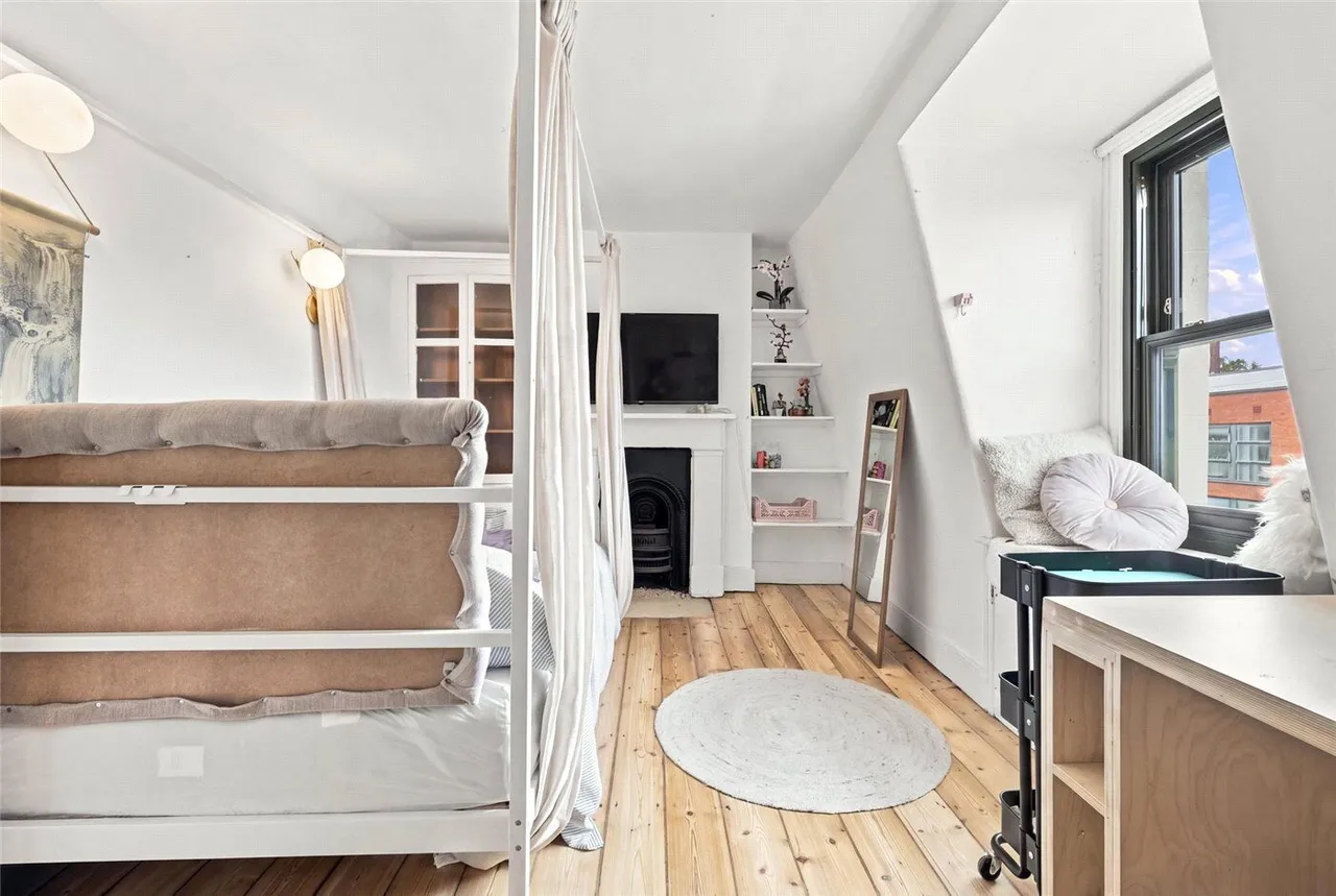 Albion Road, London, N16, photo 32