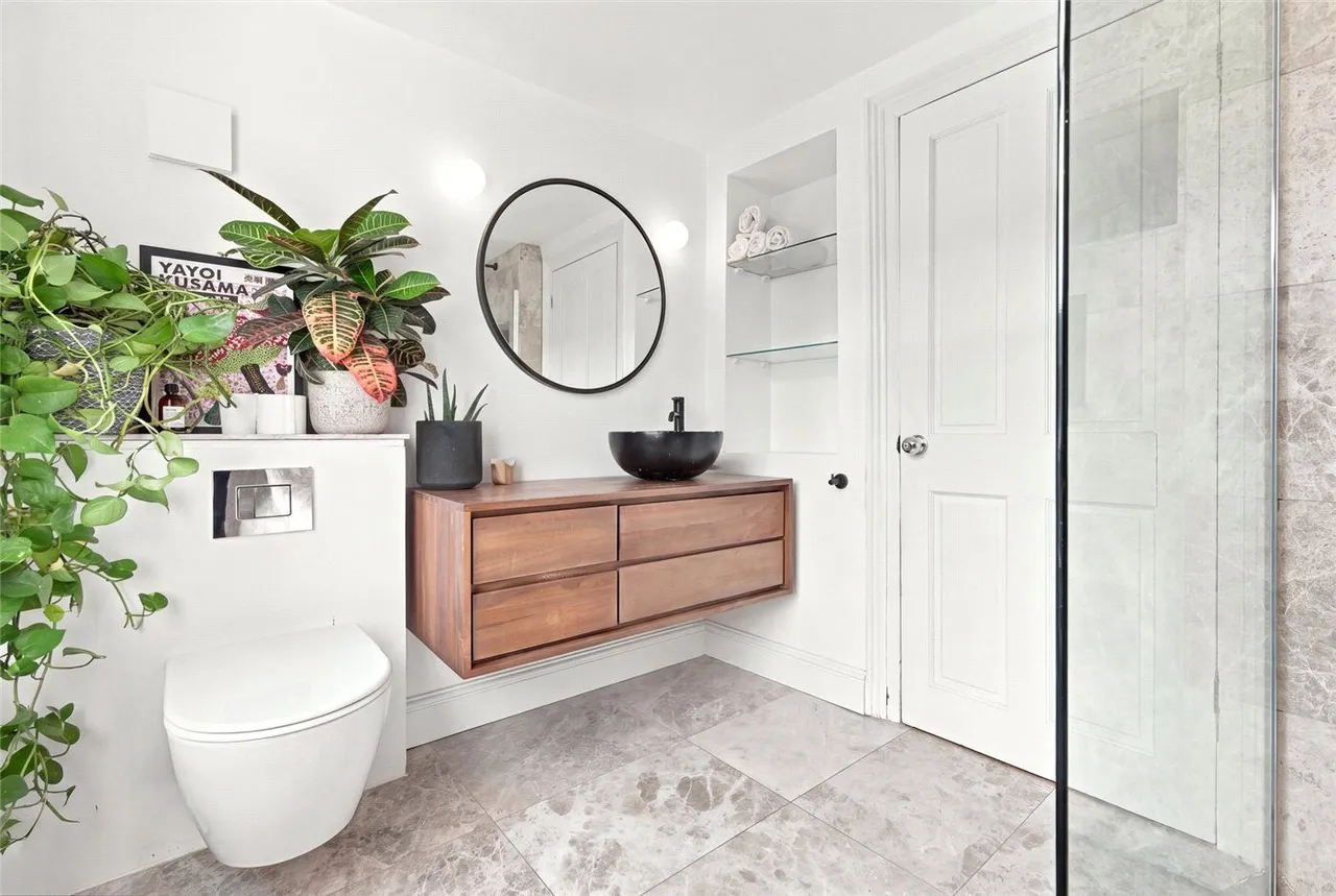 Albion Road, London, N16, photo 36