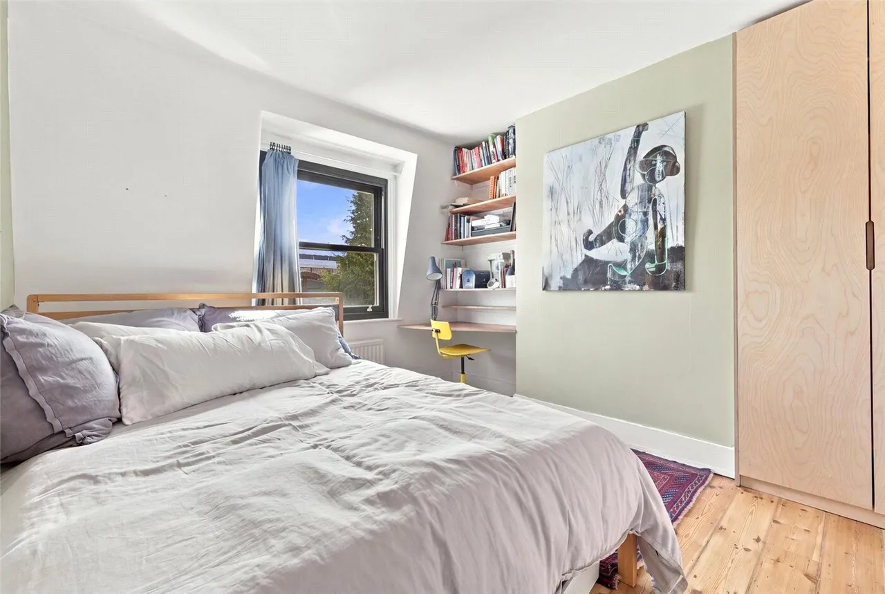 Albion Road, London, N16, photo 31