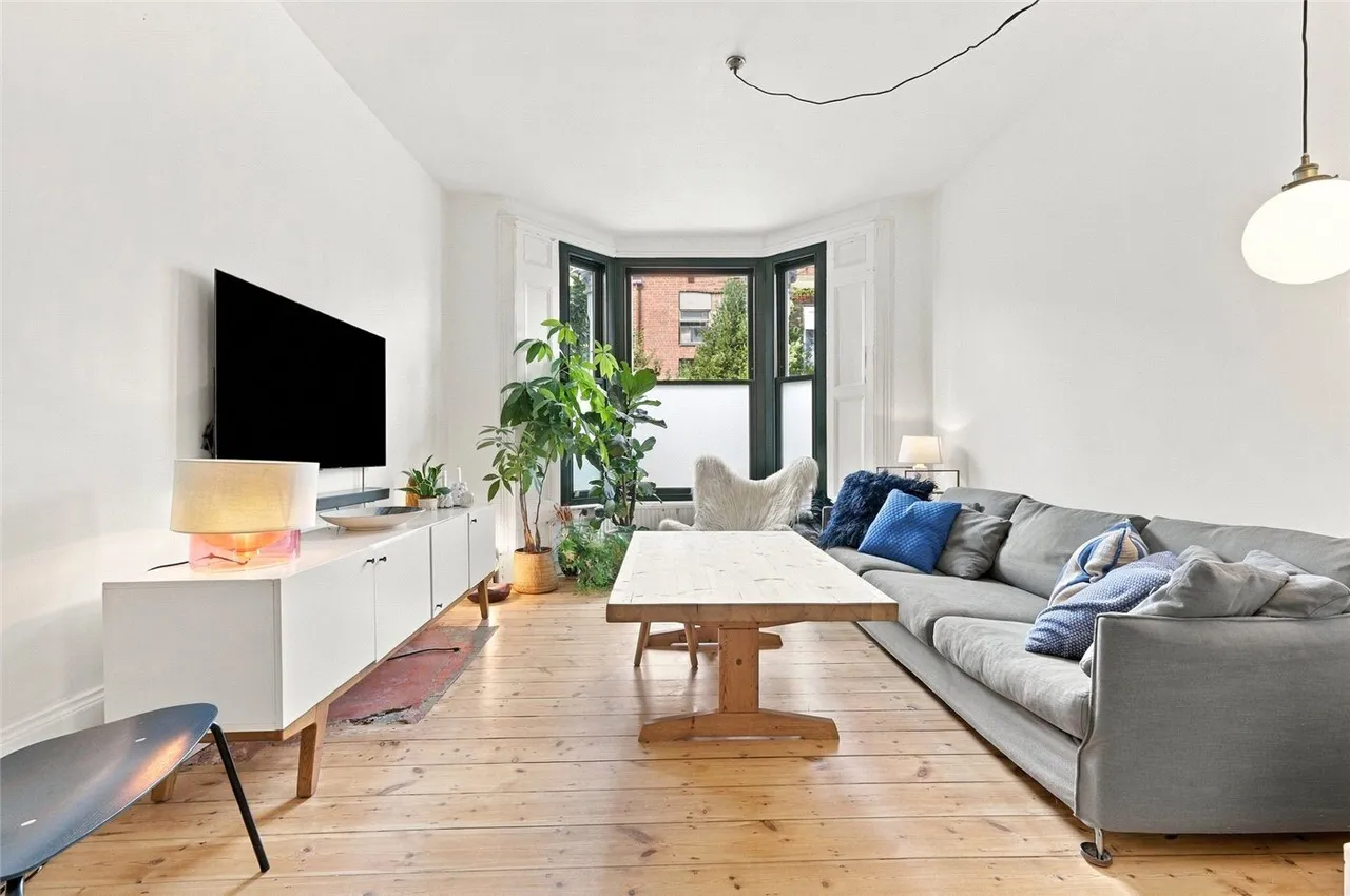 Albion Road, London, N16, photo 4