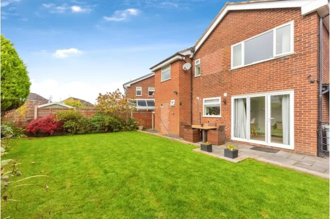 Fielding Avenue, Stockport, SK12, photo 19