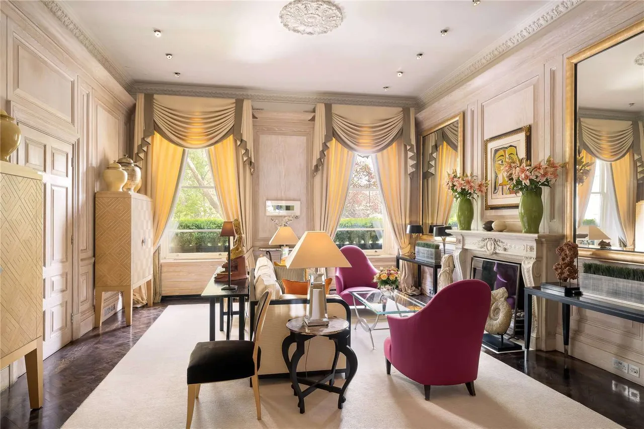 4 bed flat for sale — Eaton Square, London, SW1W 9AR