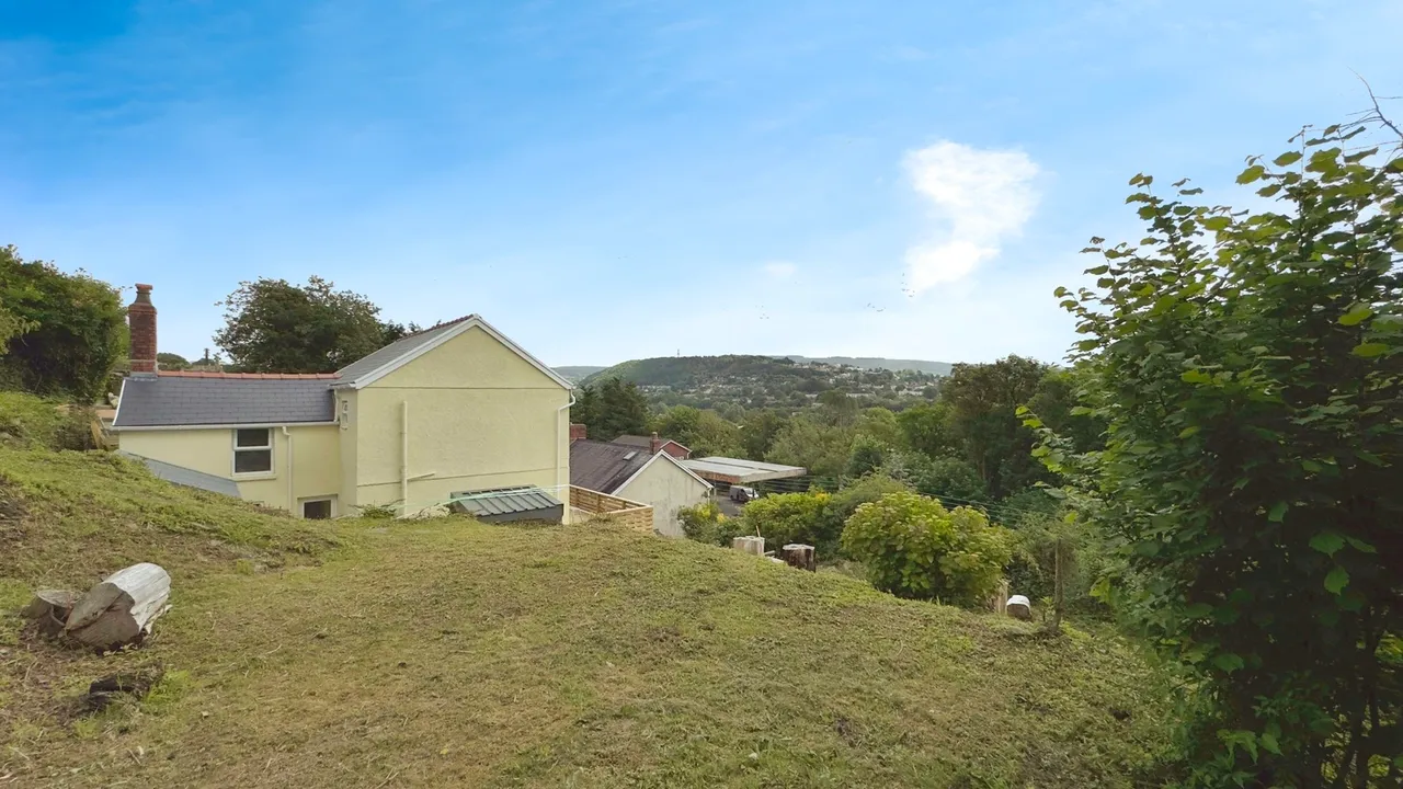Swansea Road, Pontardawe, Swansea, photo 2