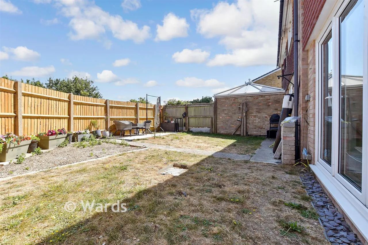 St. Richard's Road, Deal, CT14, photo 18