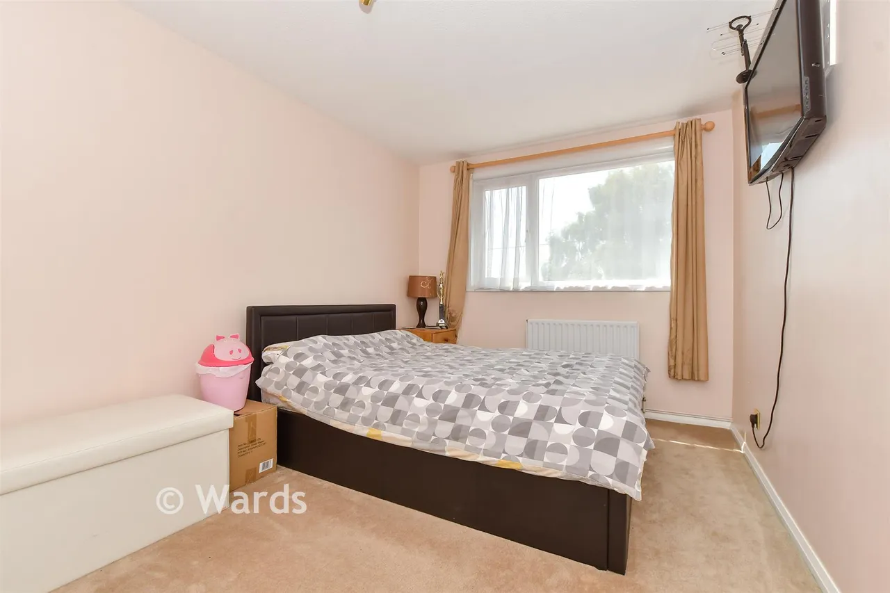 St. Richard's Road, Deal, CT14, photo 12