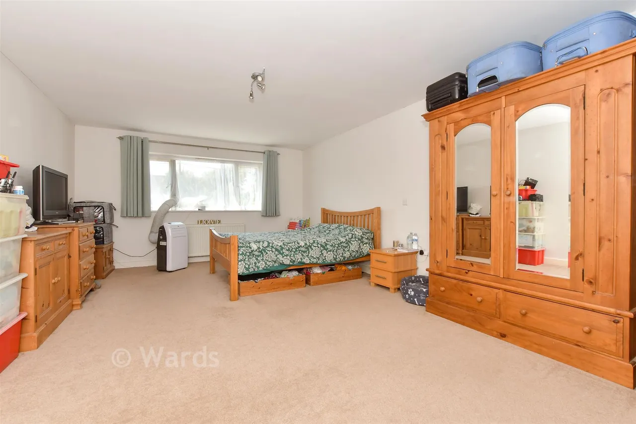 St. Richard's Road, Deal, CT14, photo 8