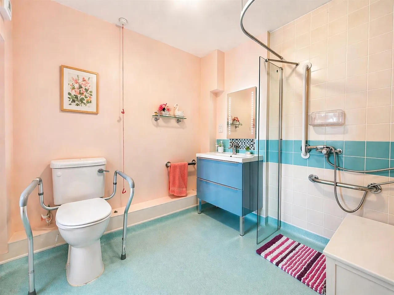 Roundhay Avenue, Peacehaven, photo 10