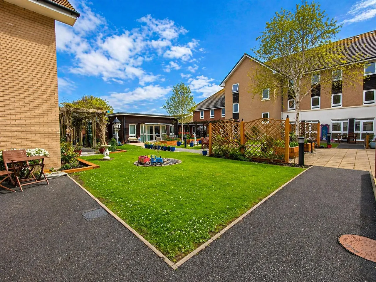 Roundhay Avenue, Peacehaven, photo 11