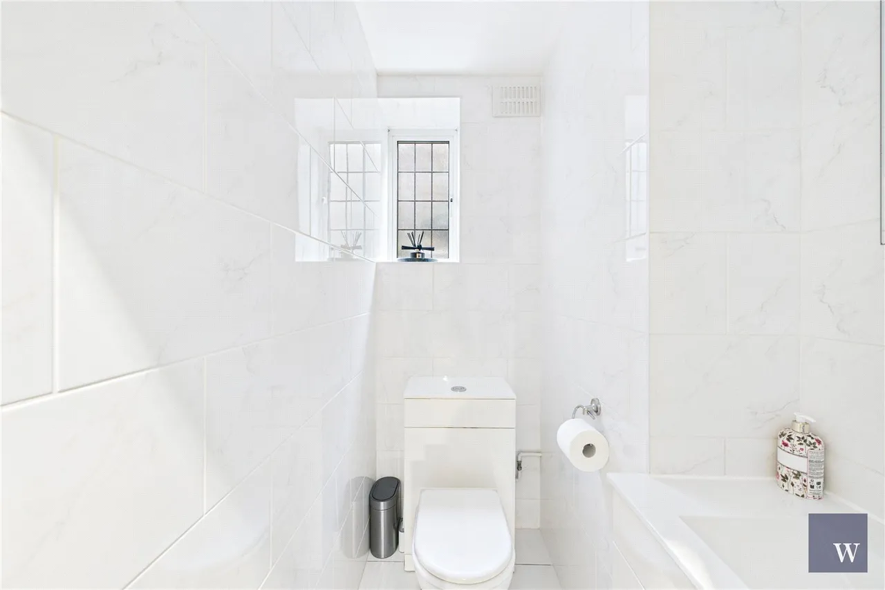 Woodfield Avenue, London, SW16, photo 14