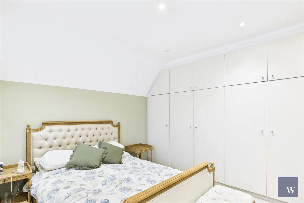 Woodfield Avenue, London, SW16, photo 10