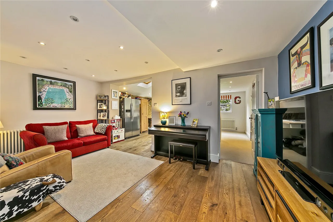 3 bed flat for sale, St. Margarets Road, St Margarets, TW1