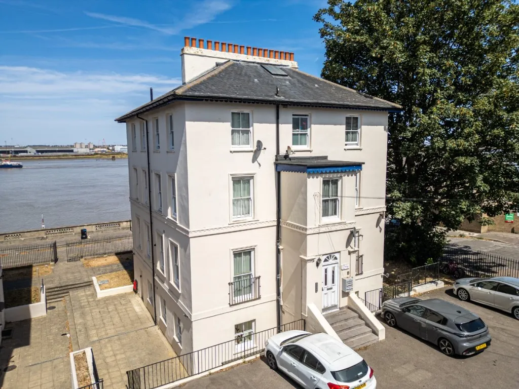 Lansdowne Square, Northfleet, DA11, photo 5