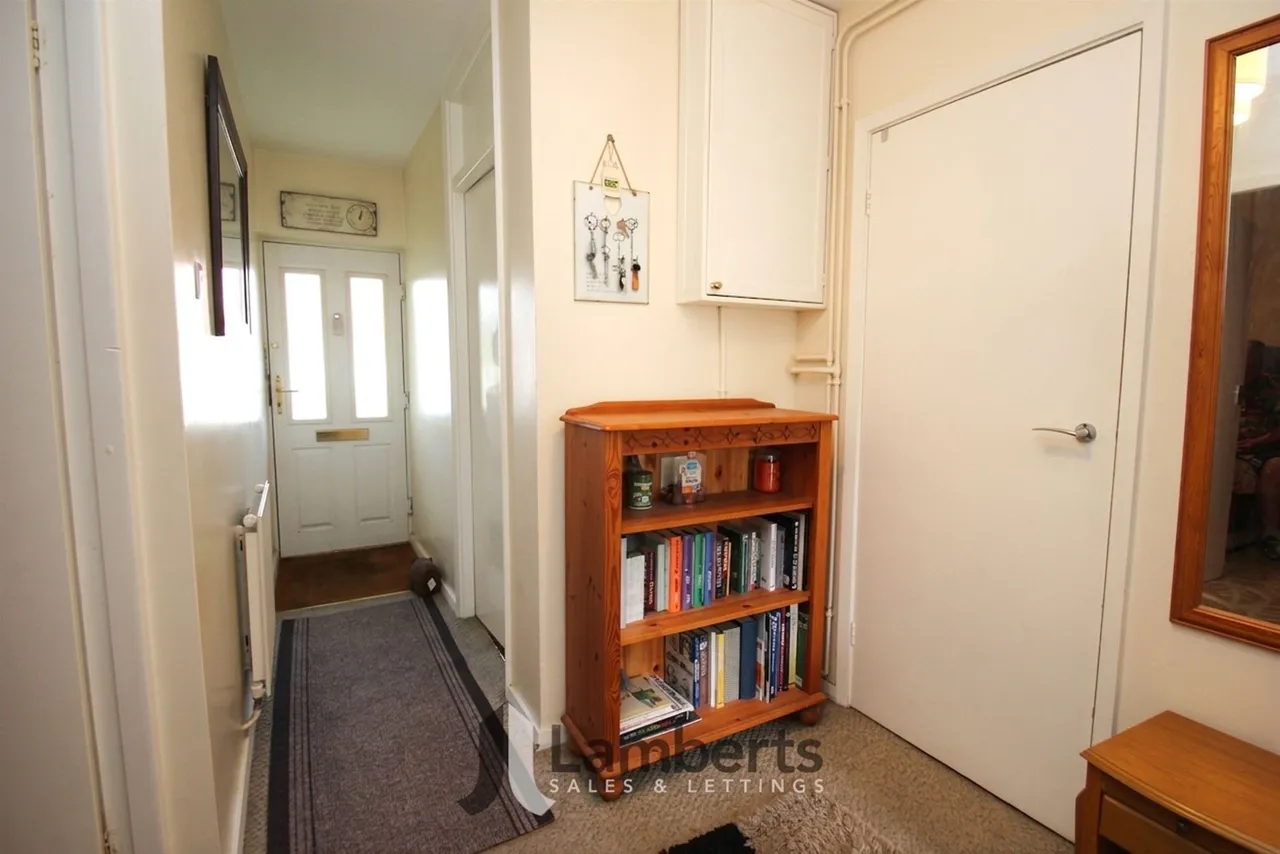 10 Allendale Court, Studley, photo 4