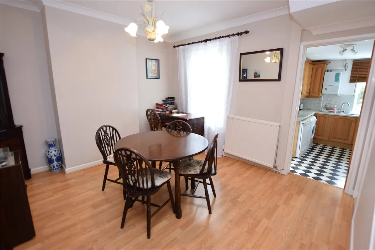 Queens Road, Farnborough, Hampshire, GU14 6JW, photo 4