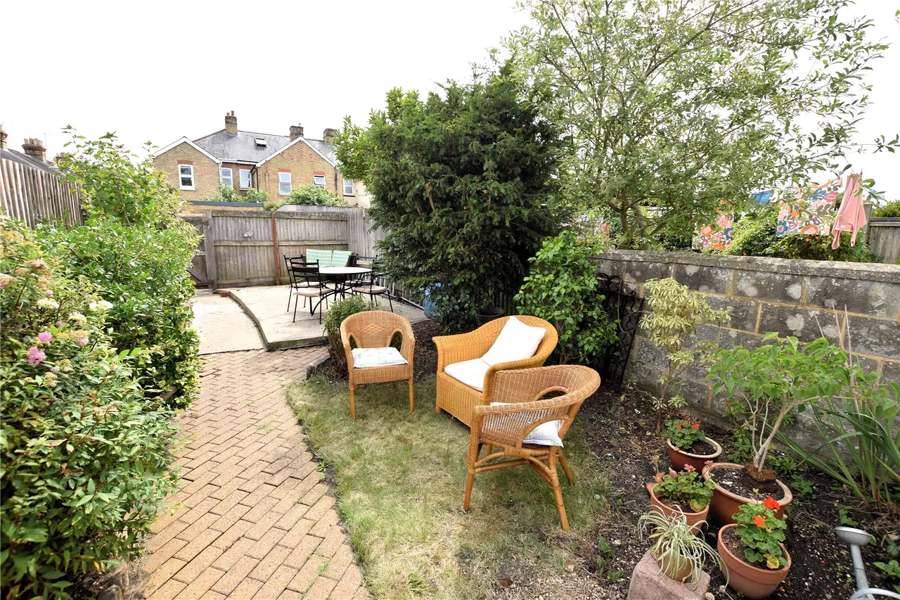 Queens Road, Farnborough, Hampshire, GU14 6JW, photo 7