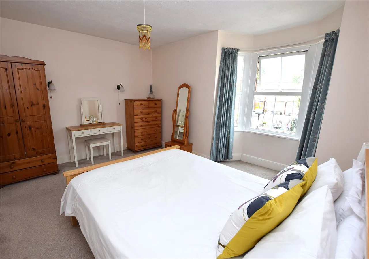 Queens Road, Farnborough, Hampshire, GU14 6JW, photo 13