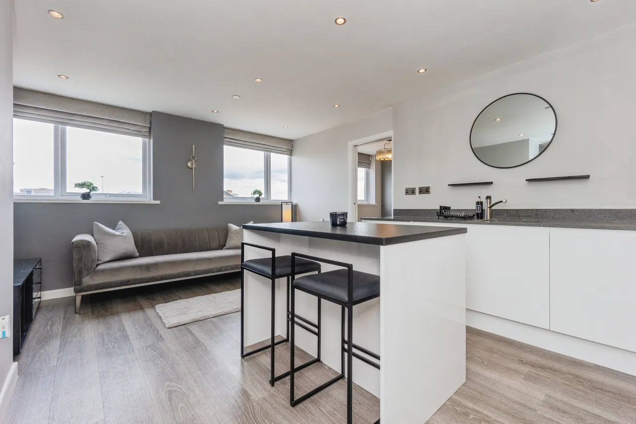 Ashley Road, Altrincham, WA14, photo 4