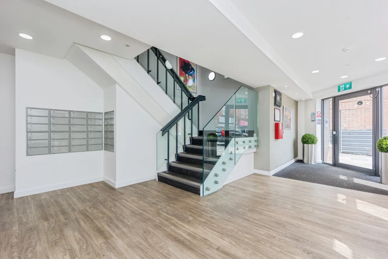 Ashley Road, Altrincham, WA14, photo 12