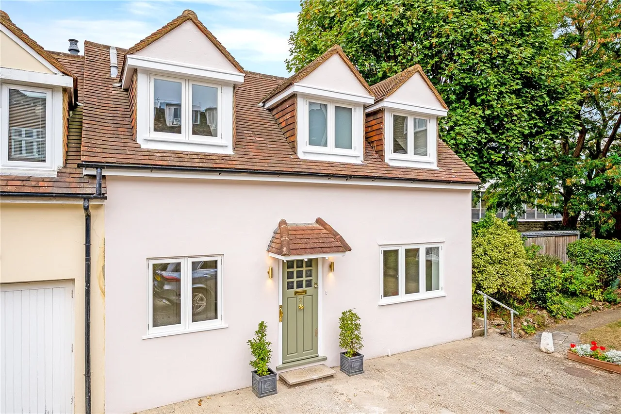 2 bed house for sale — The Gateways, Park Lane, TW9