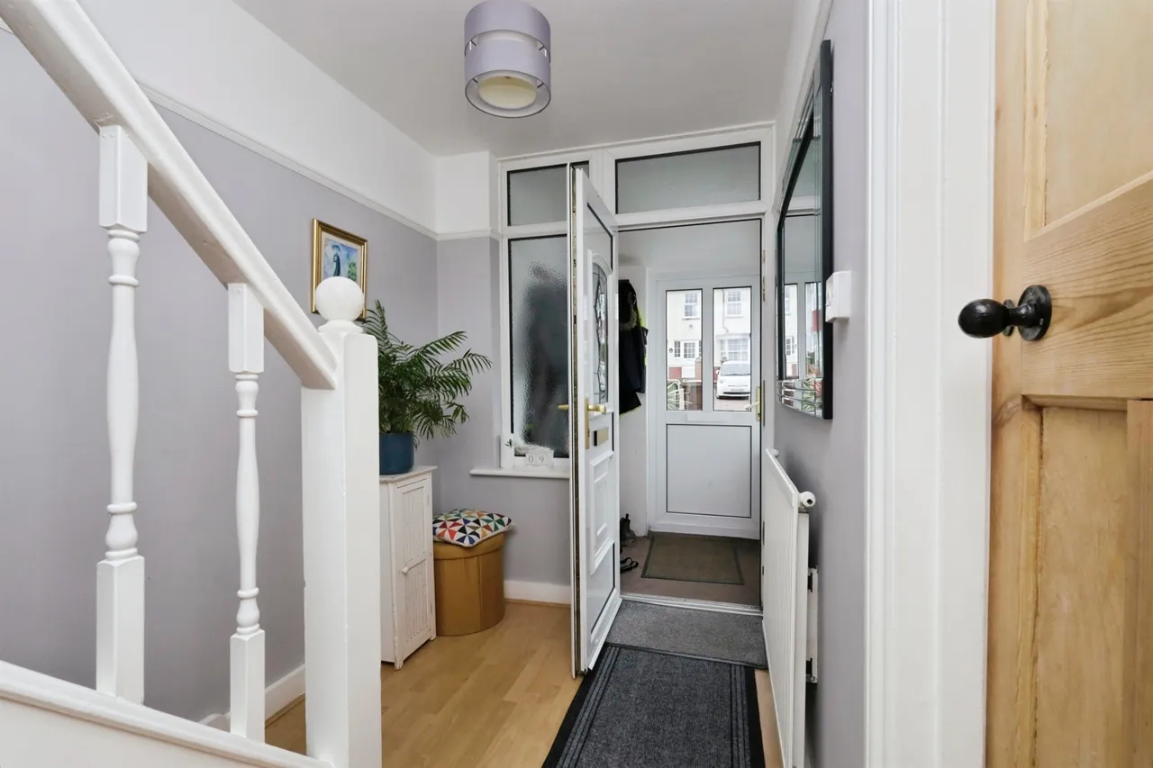 Cavalry Crescent, Eastbourne, BN20, photo 13