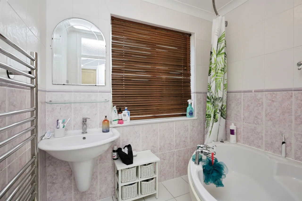 Cavalry Crescent, Eastbourne, BN20, photo 14