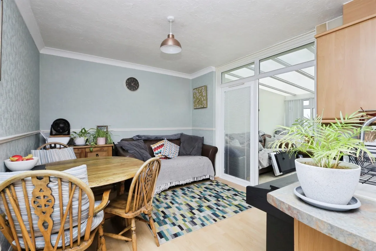 Cavalry Crescent, Eastbourne, BN20, photo 6