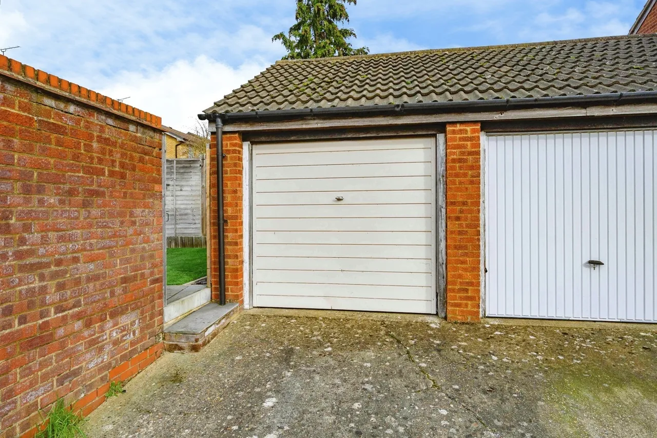 Penda Close, Luton, Bedfordshire, LU3, photo 13