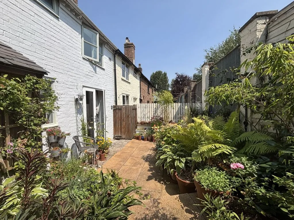 10 St. Milburga's Row, Much Wenlock, Shropshire TF13 6ER, photo 7