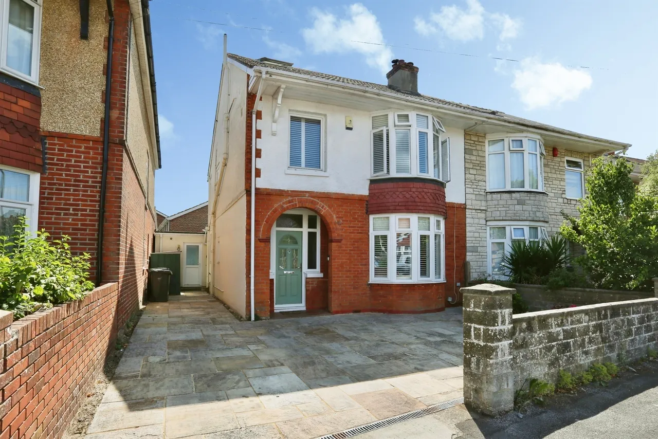 4 bed house for sale, Grove Avenue, Gosport, PO12