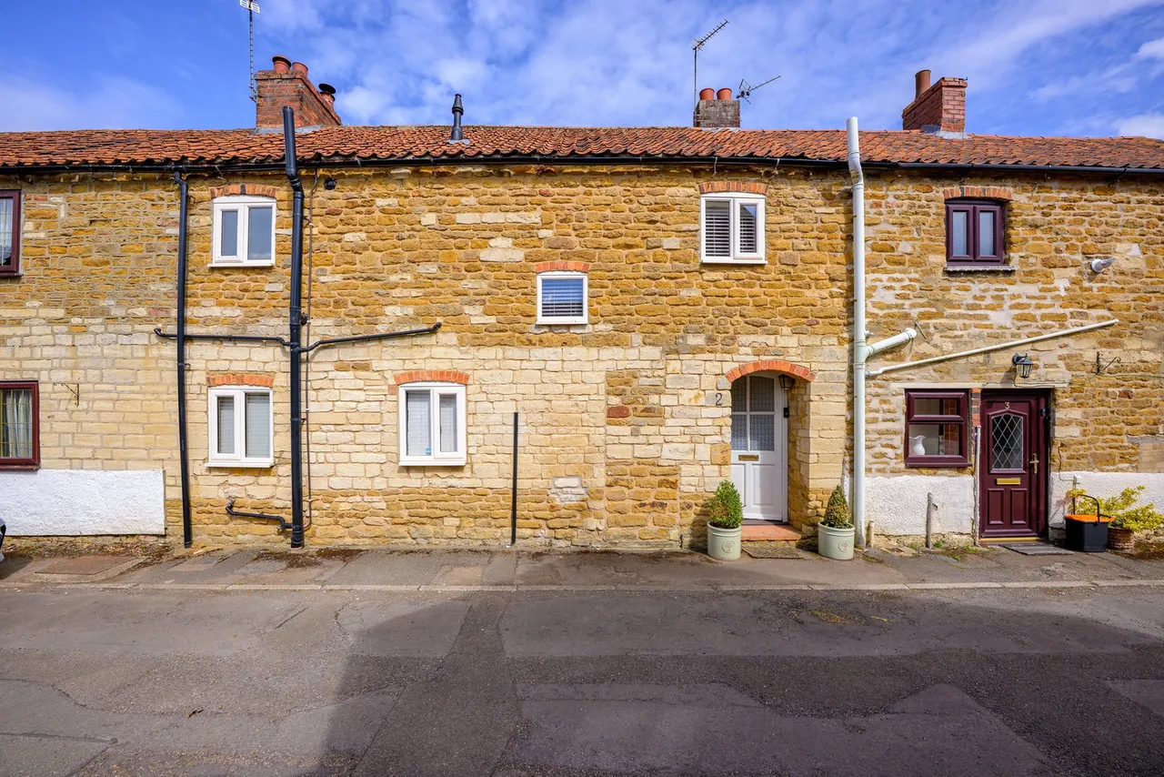 Mill Row, Barrowby, photo 21