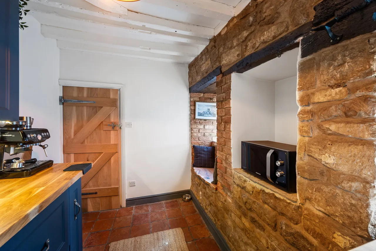 Mill Row, Barrowby, photo 9