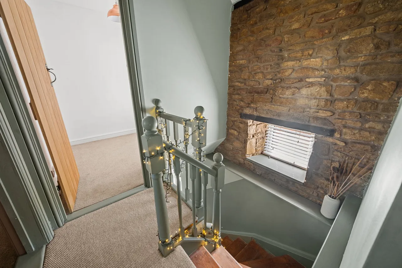 Mill Row, Barrowby, photo 20