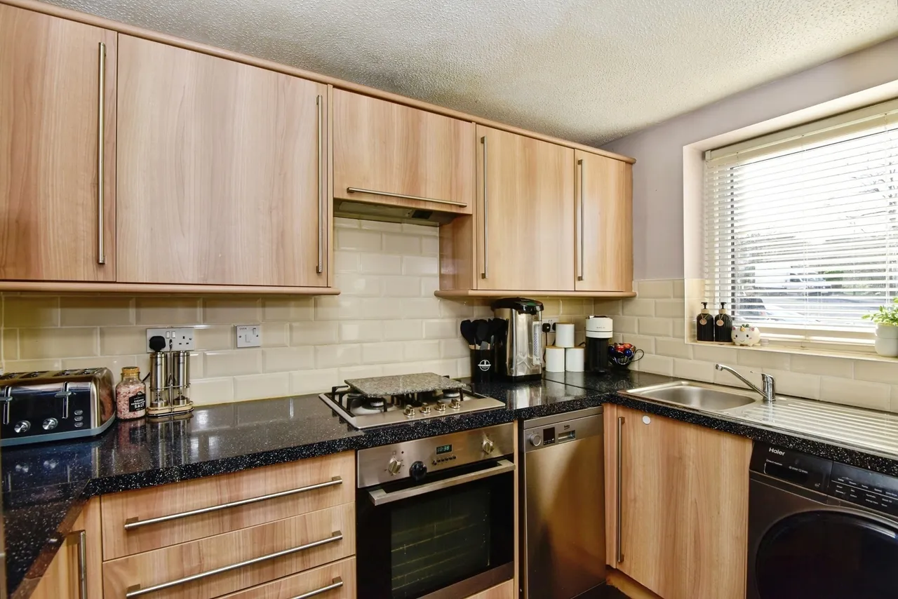 Scrimshaw Drive, Stoke-on-Trent, Staffordshire, ST6, photo 10