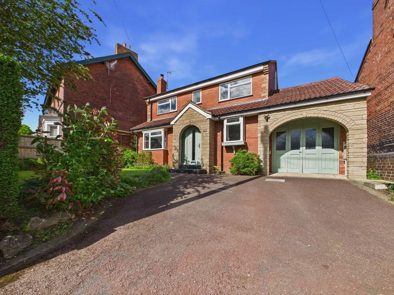 4 bed house for sale — Avondale Road, Chesterfield