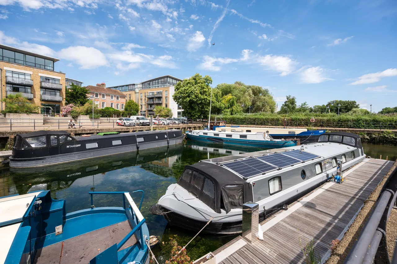 Flat 28, 1 Point Wharf Lane, Brentford, photo 3