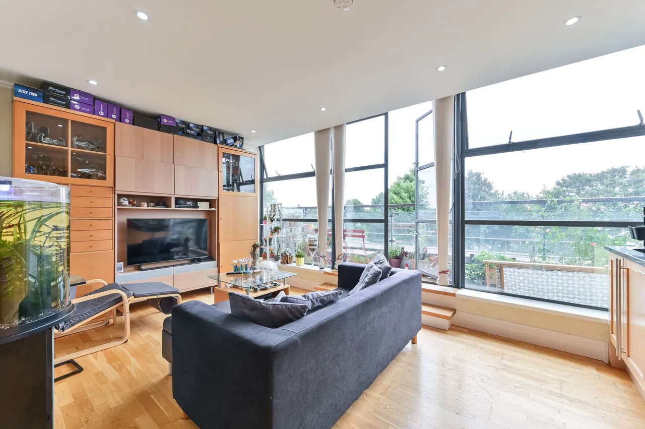Flat 28, 1 Point Wharf Lane, Brentford, photo 12