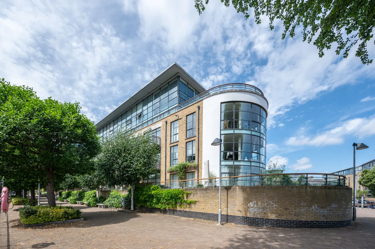 Flat 28, 1 Point Wharf Lane, Brentford, photo 9